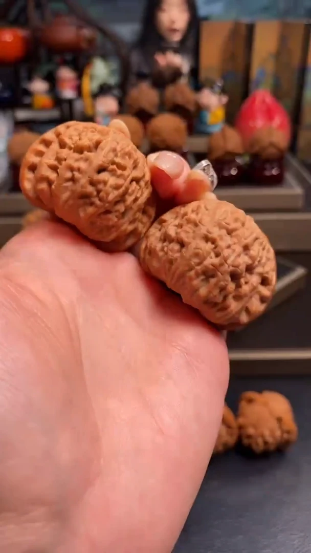 【闪购商品】文玩核桃把件H392白狮子43