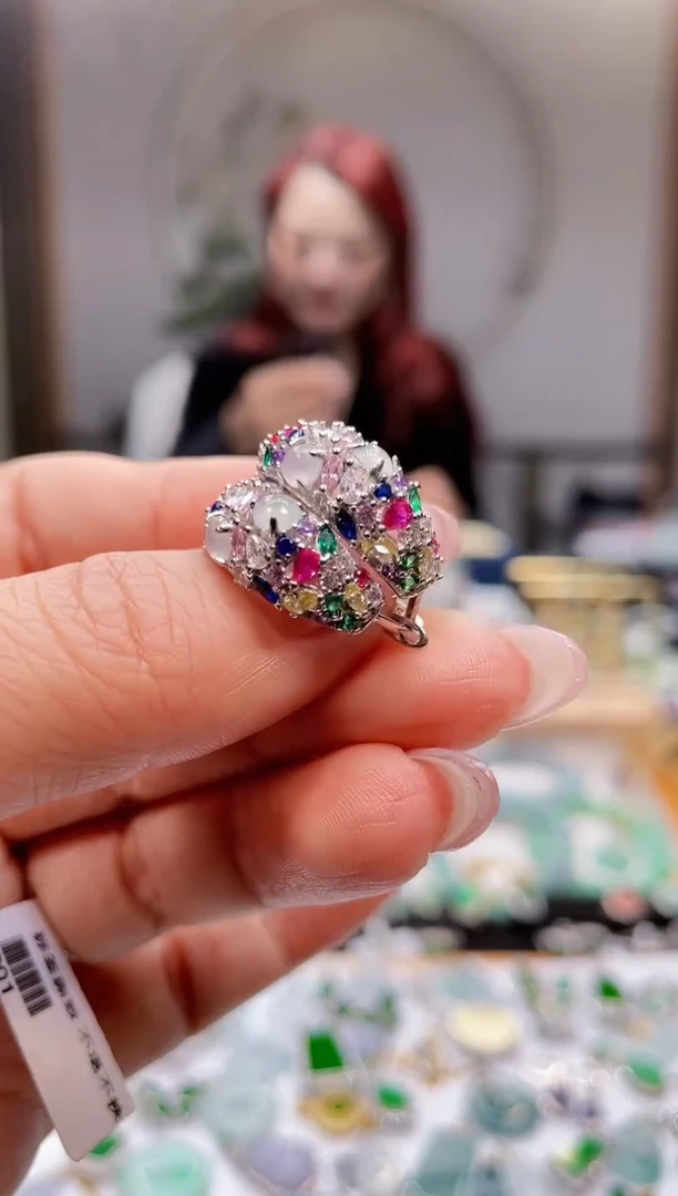 颈饰合金翡翠耳饰