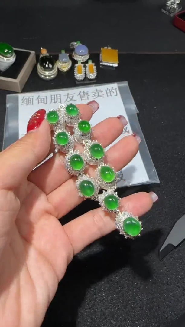 【闪购商品】翡翠套链未镶嵌多样性发货拍一发一