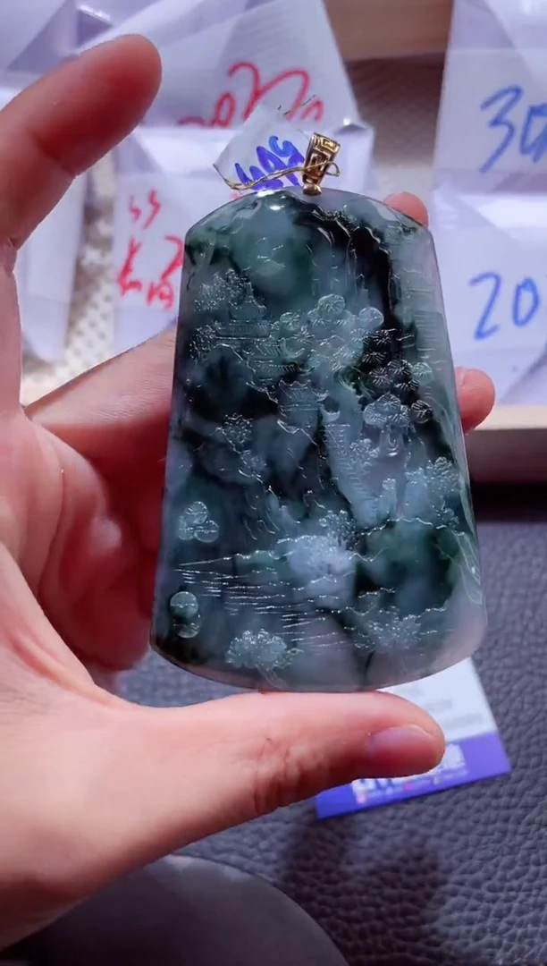 颈饰18K金镶嵌翡翠00008699