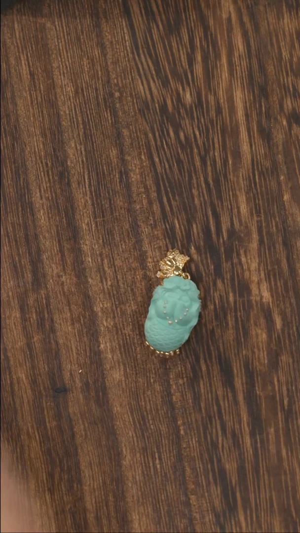 18K金镶嵌绿松石挂饰1