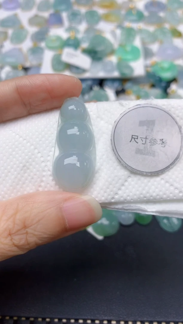 翡翠未镶嵌颈饰天然缅甸A货翡翠