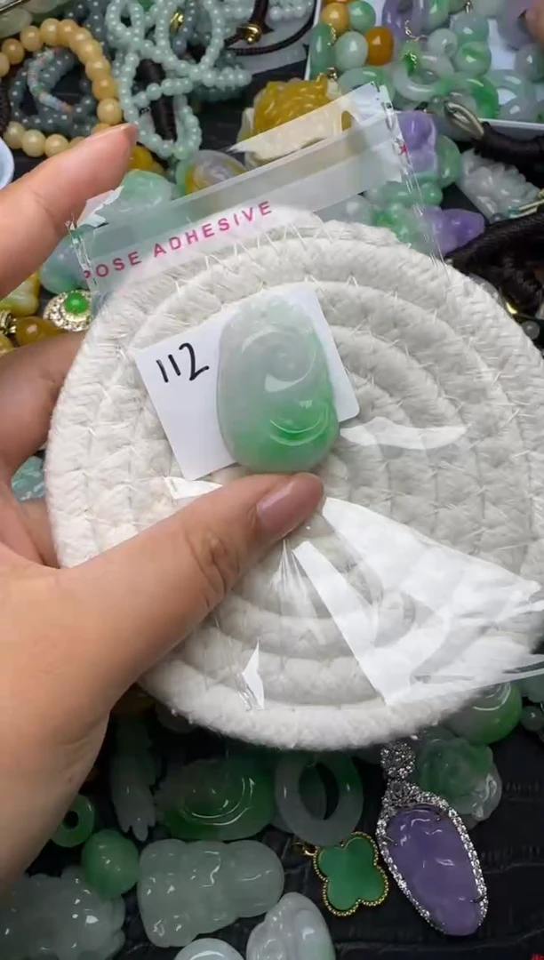 颈饰未镶嵌翡翠缅甸翡翠吊坠