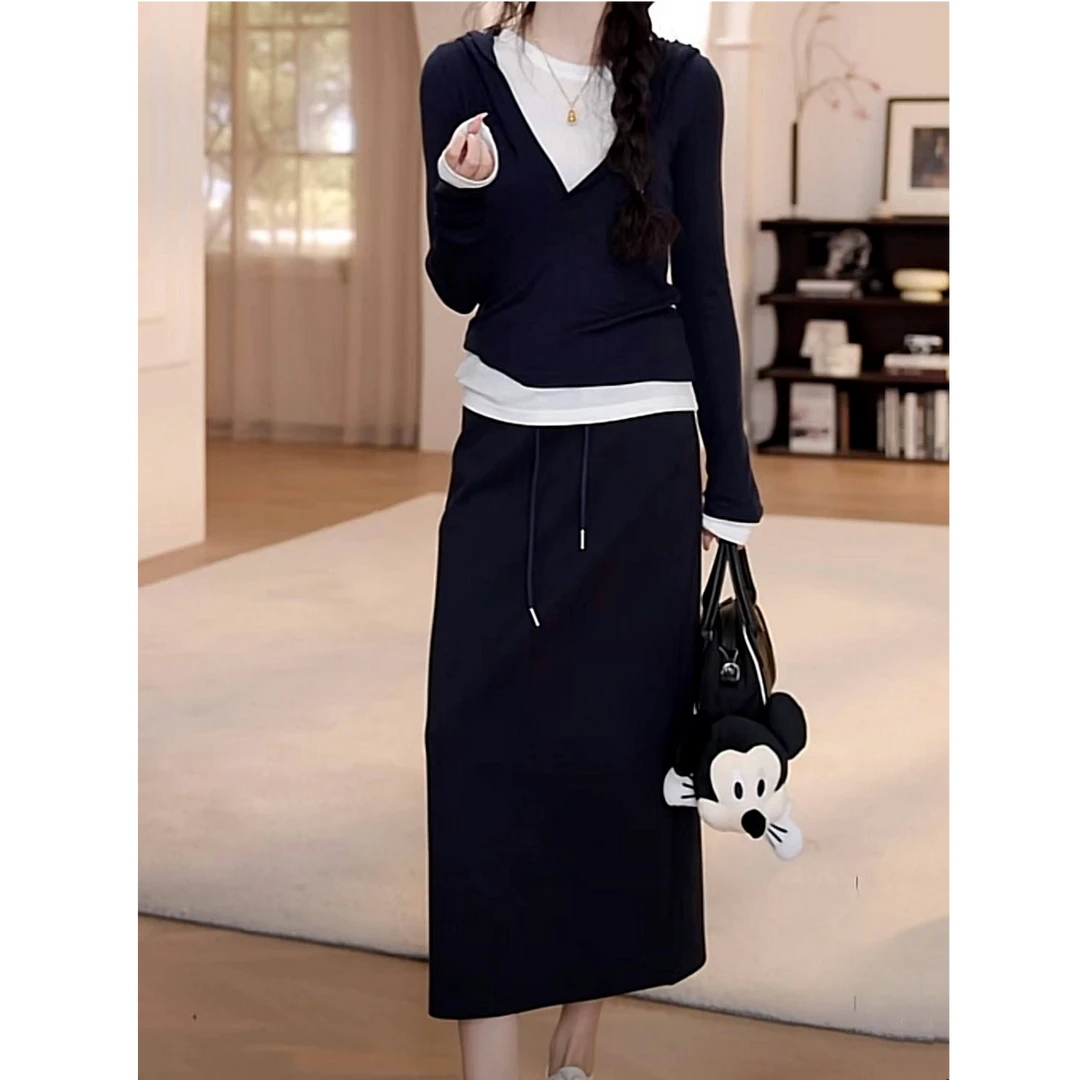 设计感假两件帽衫上衣+藏蓝色长裙抽绳休闲卫裙2025春时尚套装