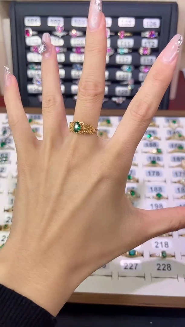 祖母绿戒指银S925镶嵌00000