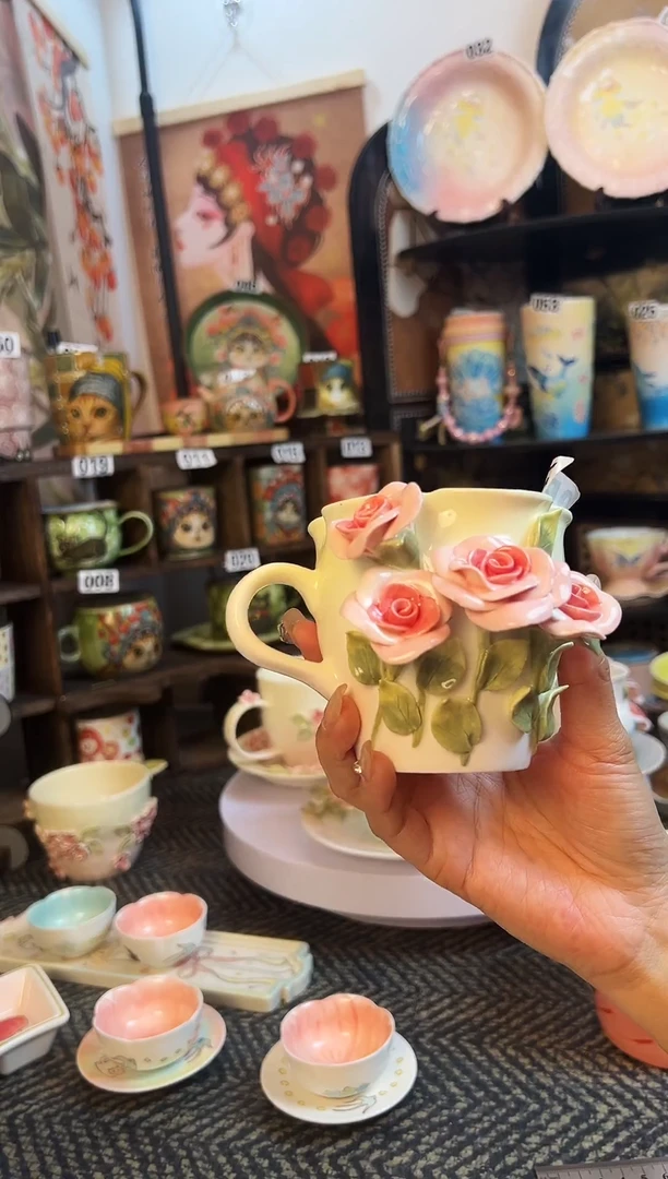 景德镇设计款手绘杯杯