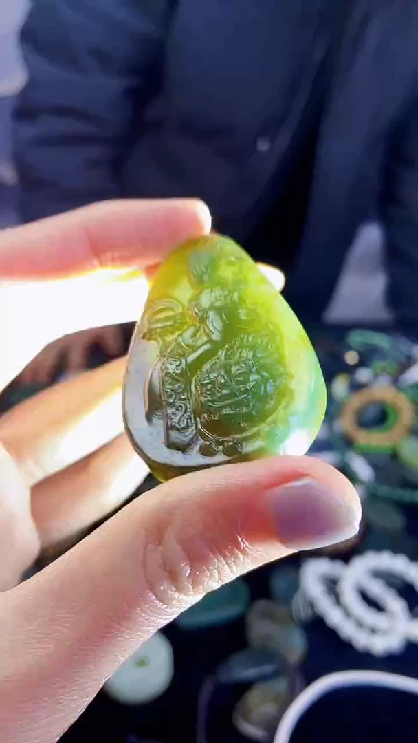 颈饰未镶嵌和田玉1