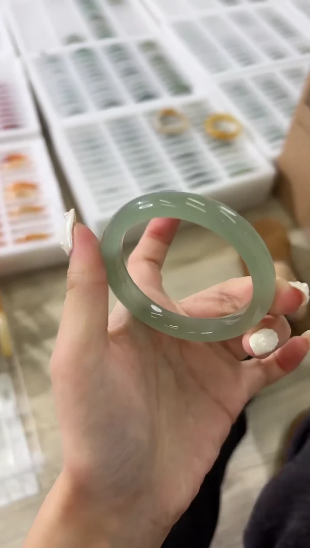 未镶嵌手镯石英质玉107-52