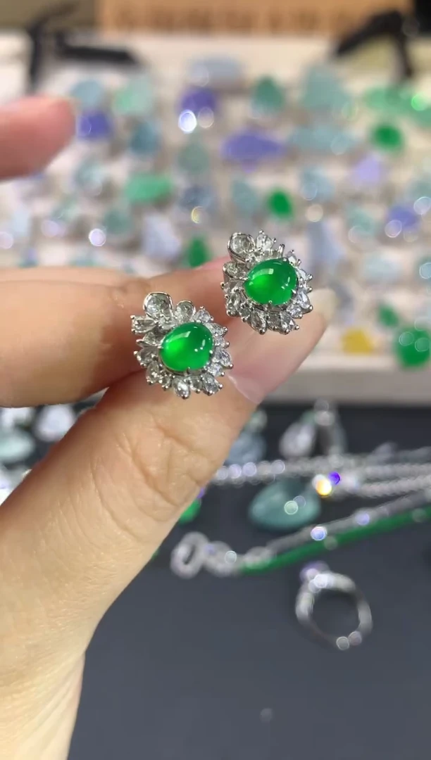 18K金镶嵌翡翠耳饰A551|16800