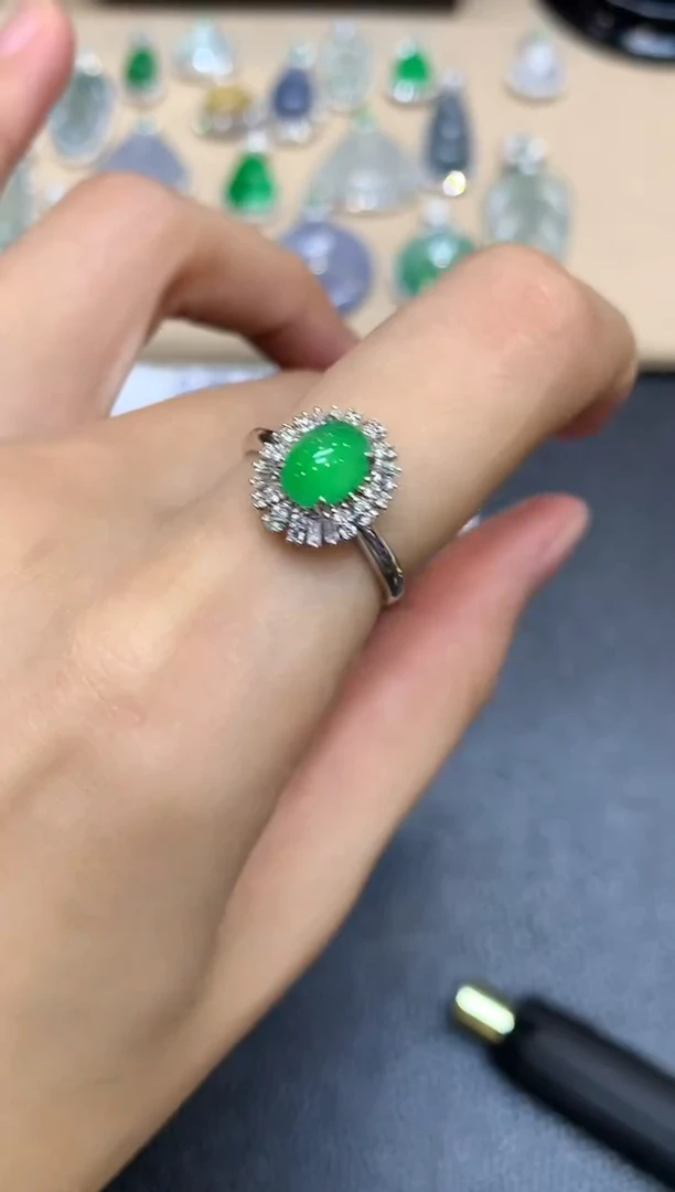 18K金镶嵌戒指翡翠蛋面【无服务费【48小时鉴赏期】