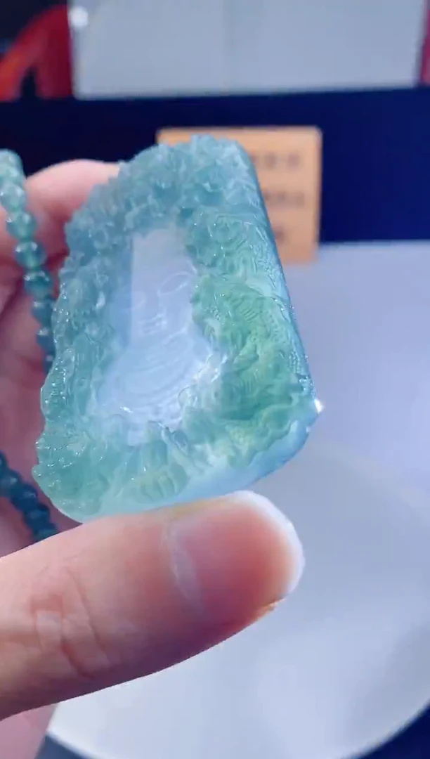 颈饰未镶嵌翡翠