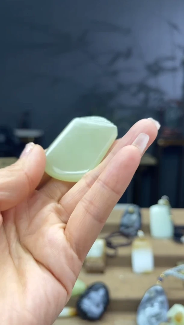 颈饰未镶嵌和田玉1