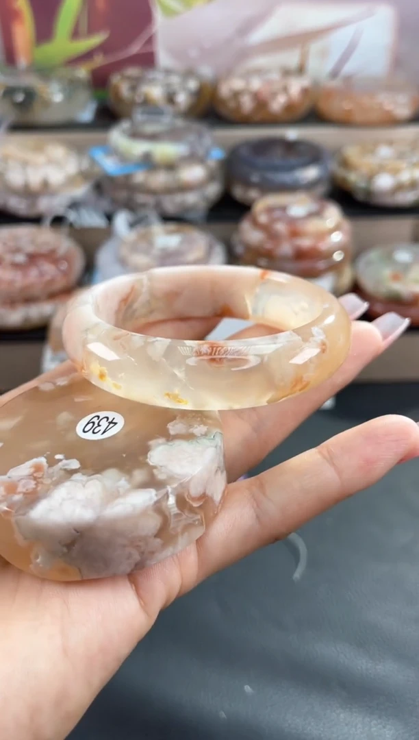 未镶嵌手镯石英质玉56