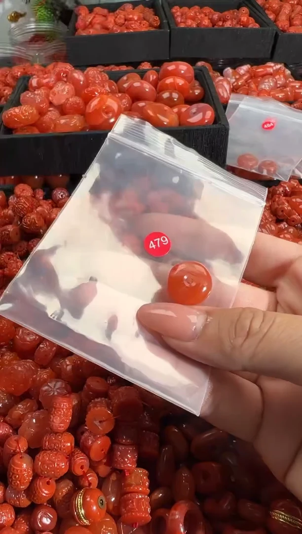 南红玛瑙未镶嵌颈饰11