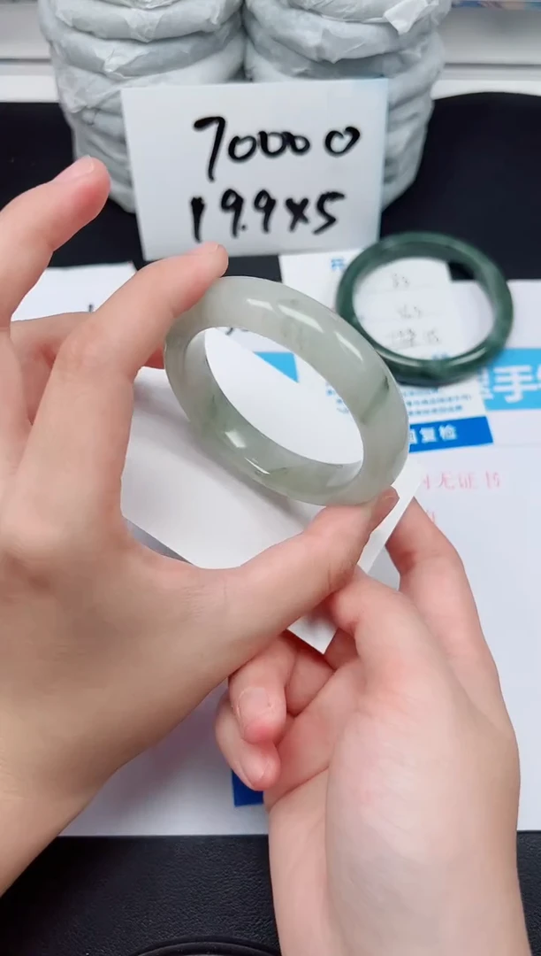 【闪购商品】石英质玉手镯未镶嵌G84-52