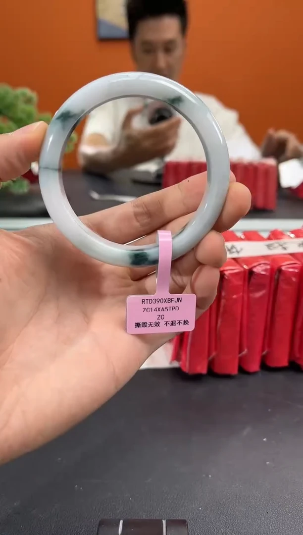 未镶嵌手镯翡翠翡翠手镯