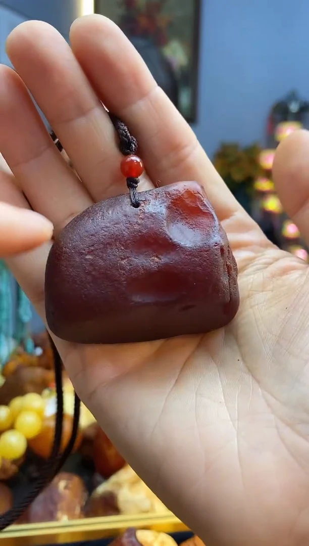 未镶嵌颈饰琥珀吊坠