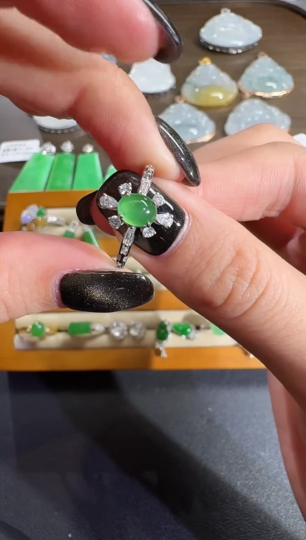 吊坠(不含链)18K金镶嵌翡翠【源头工厂】钻石镶嵌