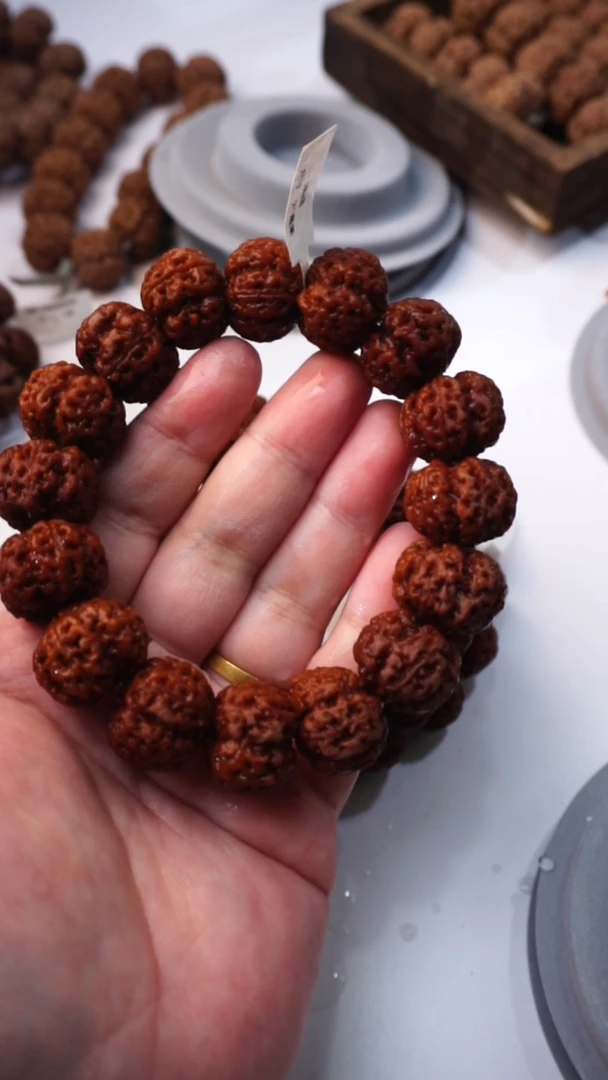 手串金刚菩提杏黄皮 纽扣梅花 尺寸21
