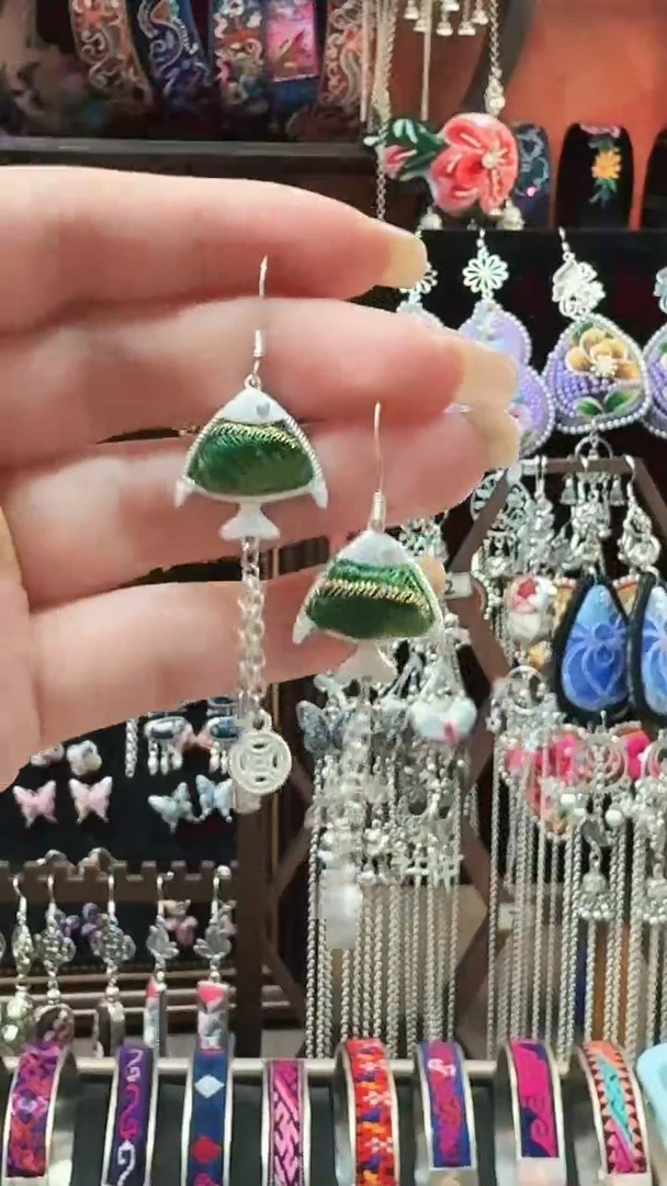 织绣 云织谣民族风精美饰品   60