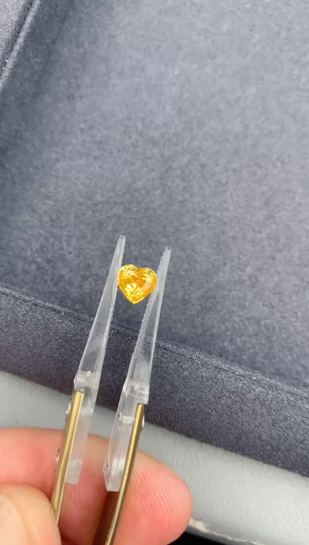 彩色蓝宝石裸石1ct 黄色蓝宝石心形
