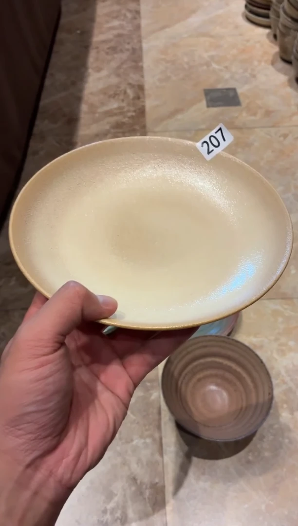 瓷片卿*久207 微瑕哑光乳黄手工盘1个