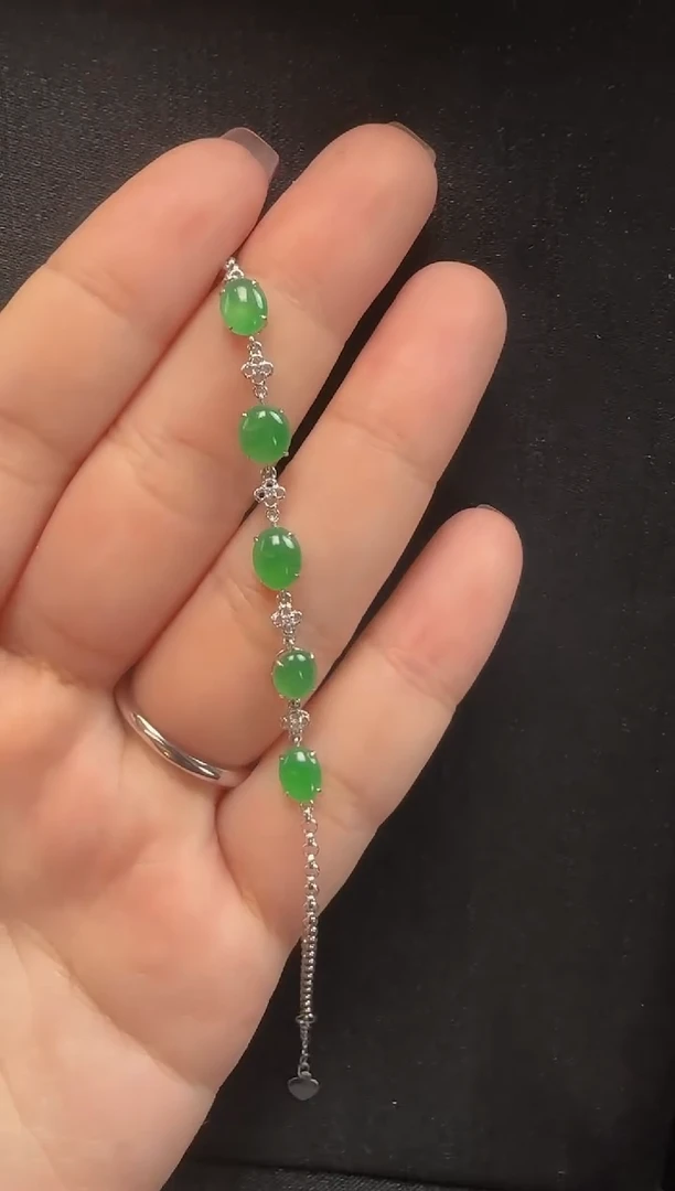 18K金镶嵌手链翡翠947蛋面一条