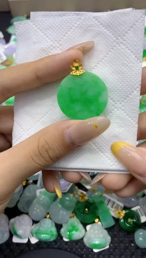 颈饰18K金镶嵌翡翠天然缅甸翡翠A货