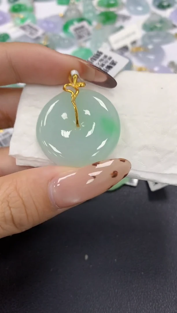 颈饰18K金镶嵌翡翠a货假一赔三支持复检百元上9元证书费自理