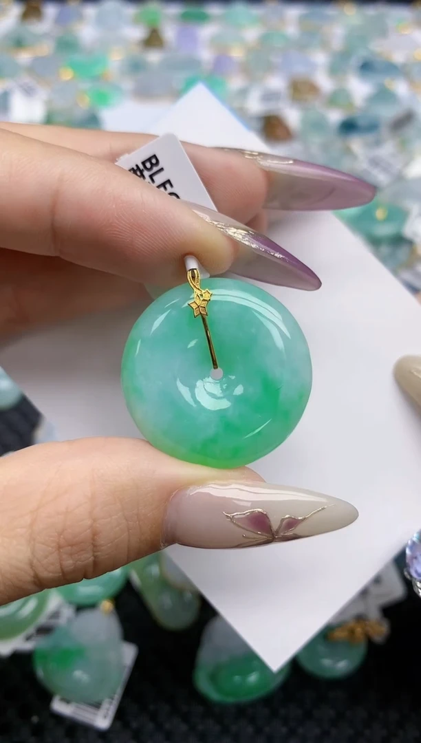 翡翠挂件18K金镶嵌82   天然翡翠A货