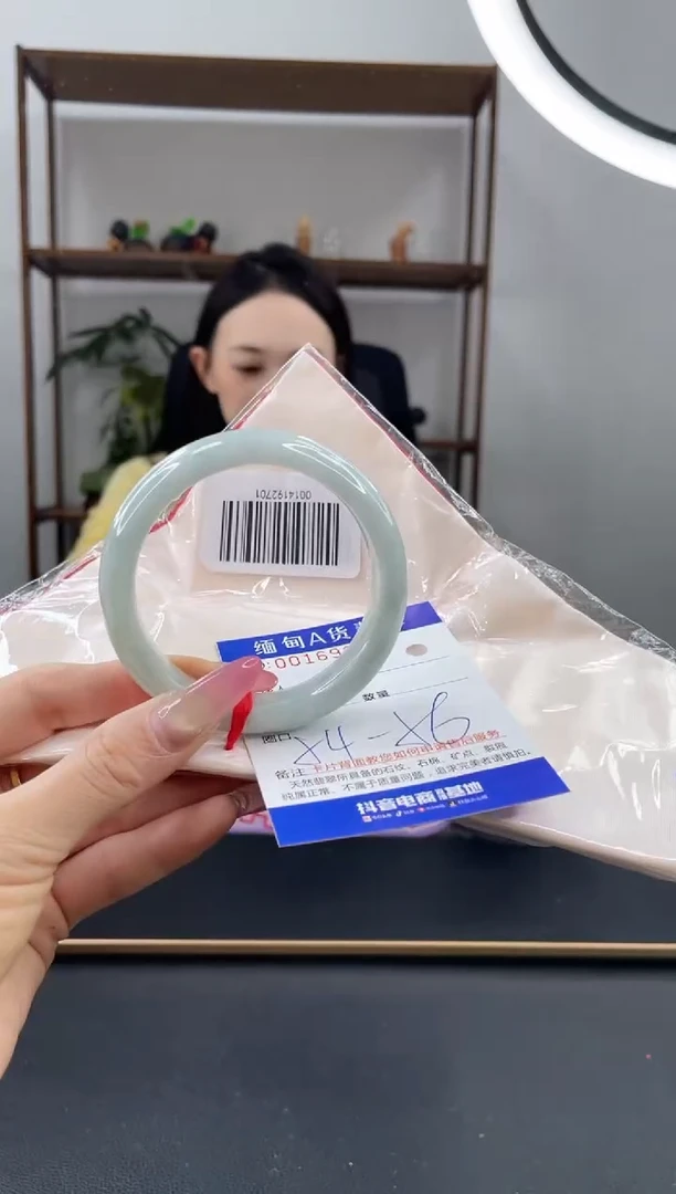 未镶嵌手镯翡翠188.00
