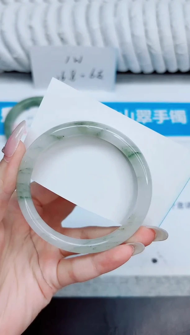 未镶嵌手镯石英质玉178/56.9