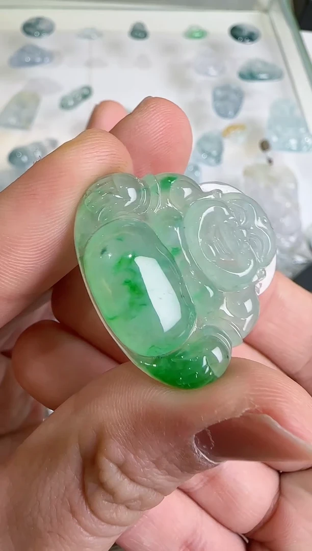 【闪购商品】翡翠吊坠(不含链)未镶嵌··