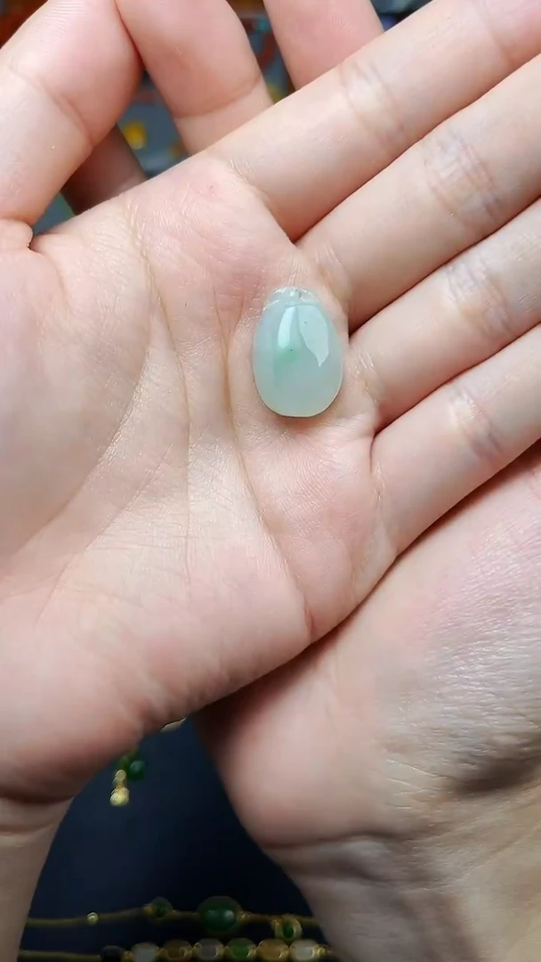 颈饰未镶嵌翡翠寿桃  06