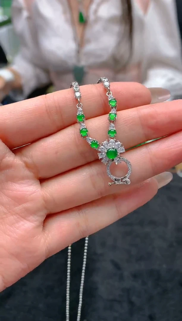 翡翠未镶嵌颈饰天然A货翡翠