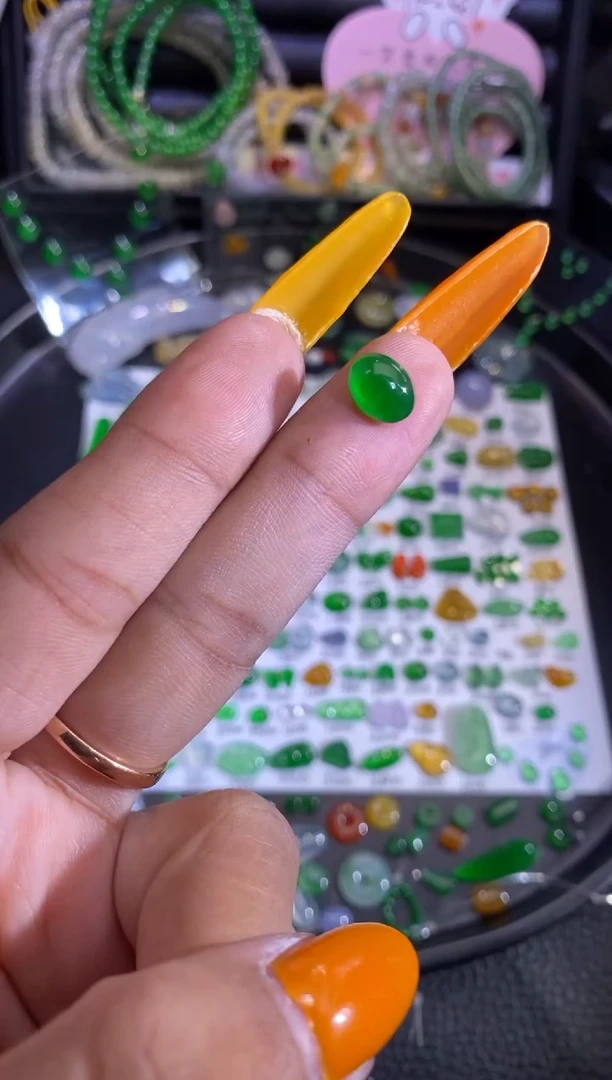 未镶嵌挂件翡翠蛋