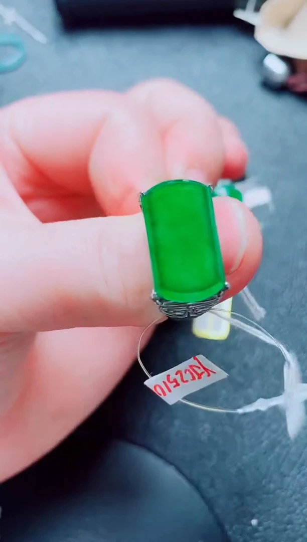 银S925镶嵌戒指翡翠1111