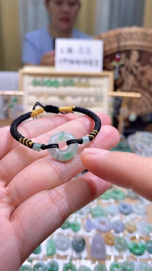 翡翠未镶嵌颈饰甜甜圈