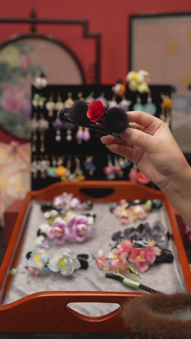 刺绣非遗绒花苏绣饰品