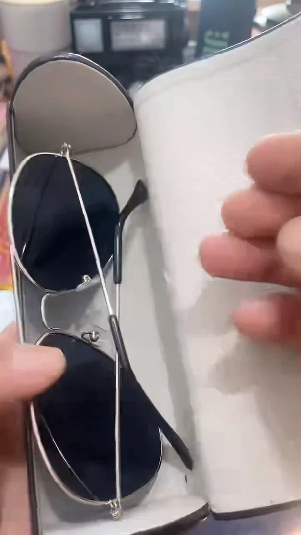 瓷片闪购商品  如图所示