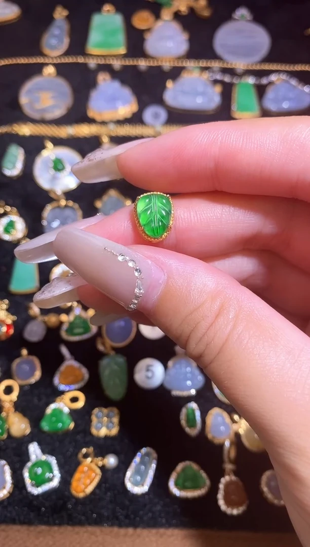 颈饰银S925镶嵌翡翠天然a货