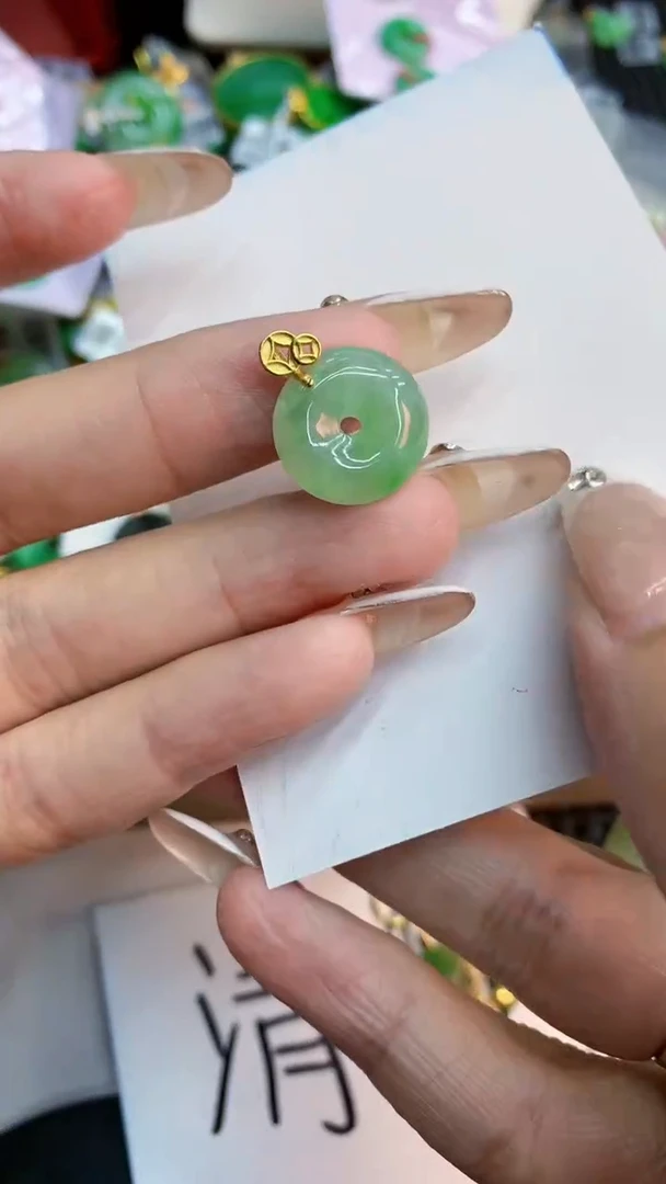 翡翠未镶嵌吊坠(不含链)1