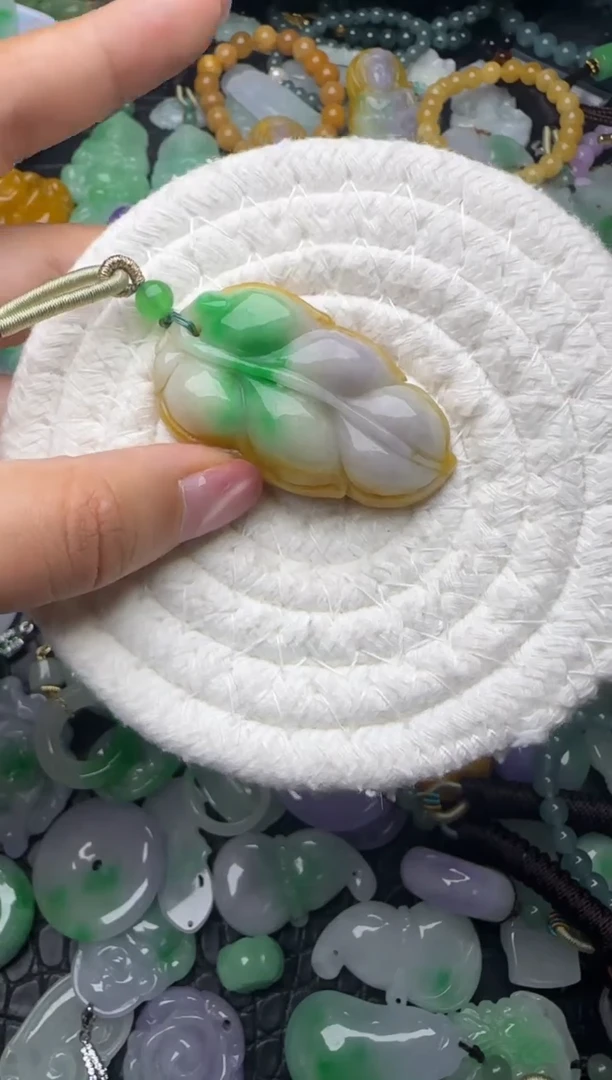 颈饰未镶嵌翡翠缅甸翡翠吊坠