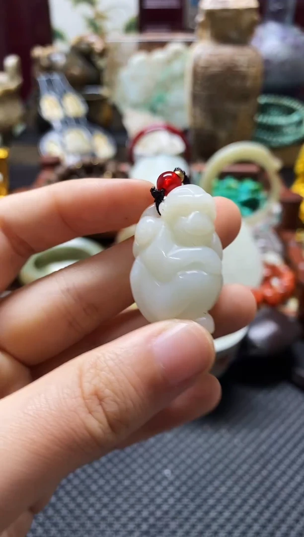 未镶嵌和田玉挂件猴子