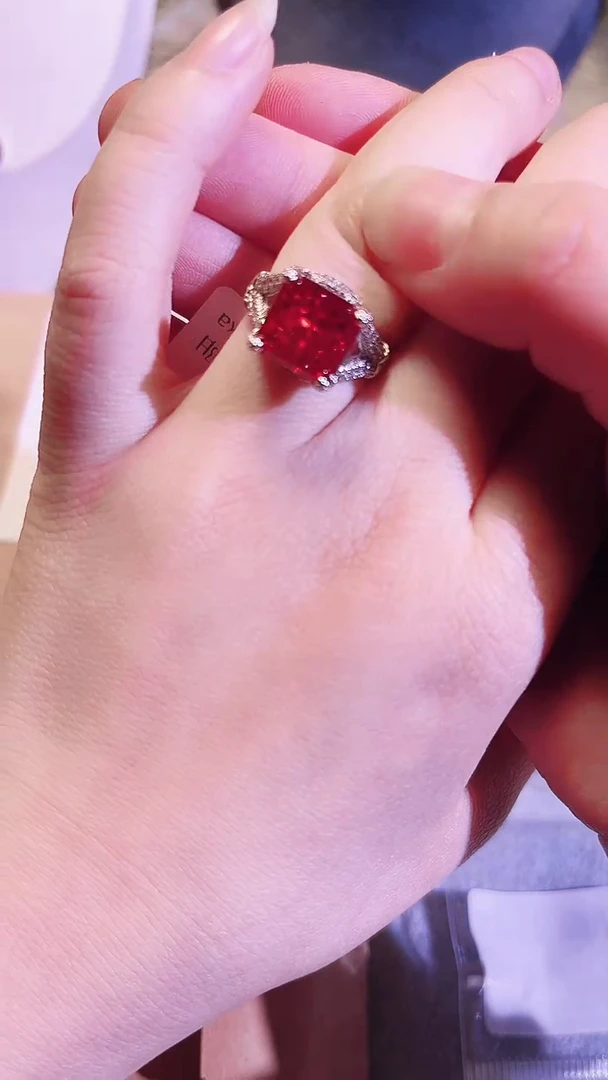 无925银时尚饰品如图所示