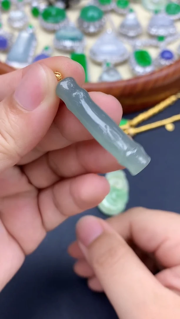 颈饰18K金镶嵌翡翠64-中国好珍宝