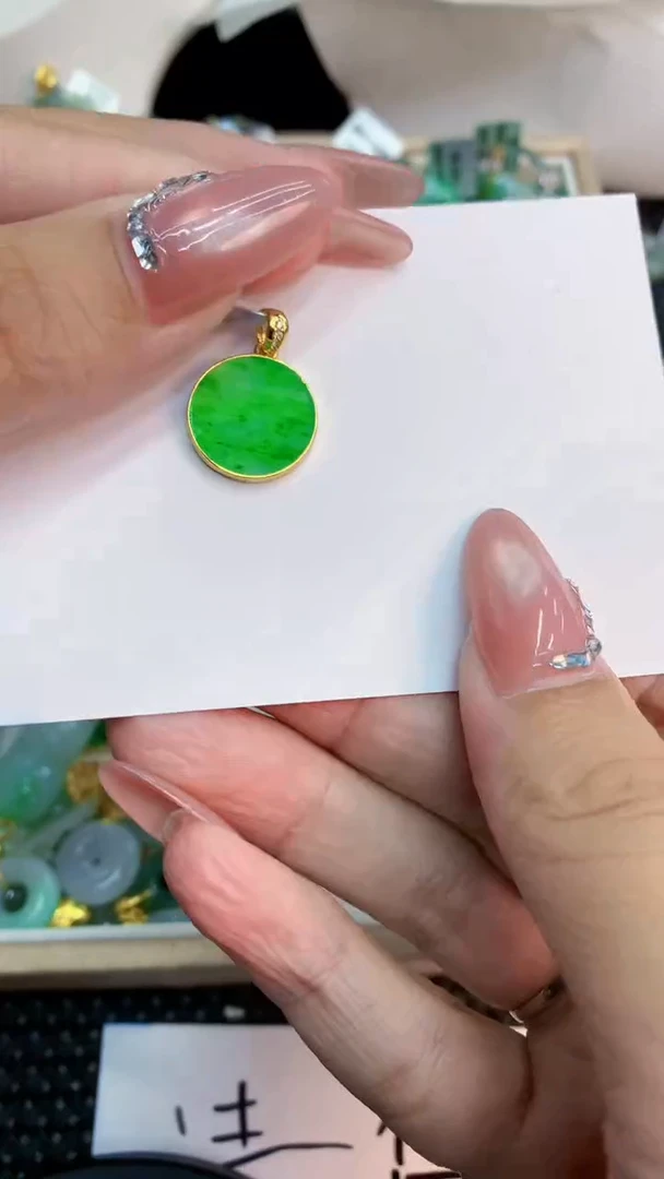 翡翠未镶嵌吊坠(不含链)1