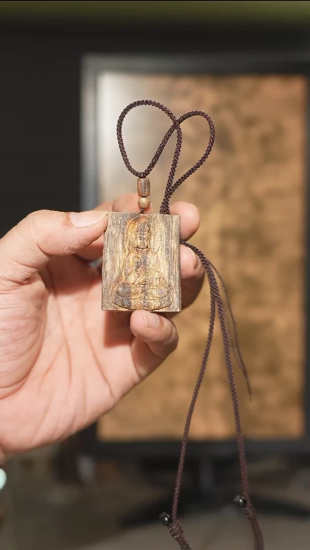 沉香吊坠遥*海南沉香观姐姐吊坠10克