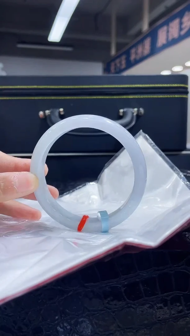 未镶嵌手镯翡翠18