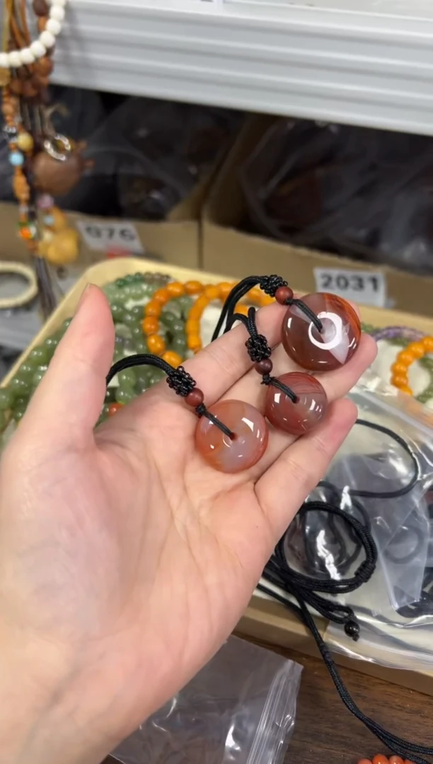 南红玛瑙未镶嵌项链南红玛瑙平安扣多样发其一[0319]